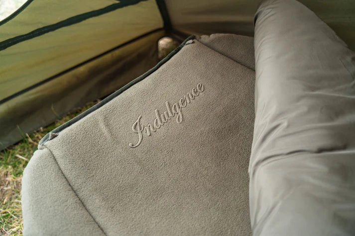 Bed Chair Nash Indulgence 4 Junioren Sleep System Camo