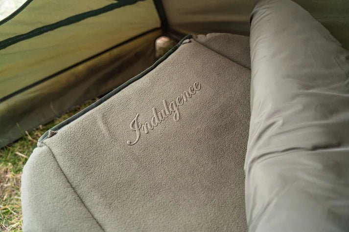 Bed Chair Nash Indulgence 4 Junioren Sleep System camouflage - Tienda Carpfishing