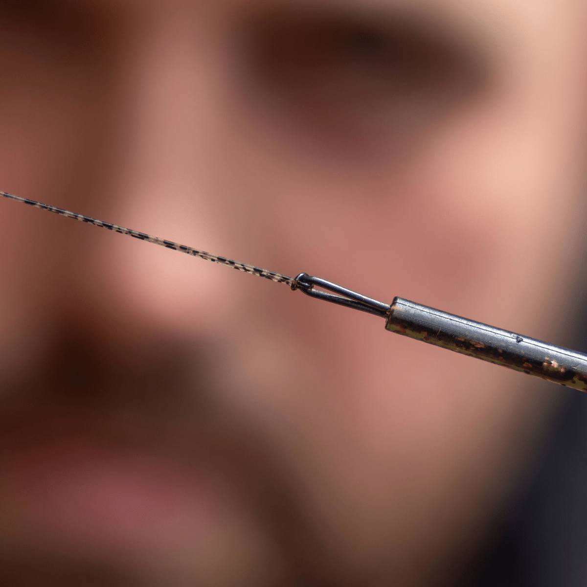 Ring Swivel Bag Stem Avid Carp Outline FleckTone L - Tienda Carpfishing