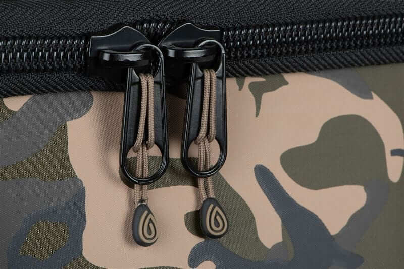 Bolso Fox Aquos Camo 40 litros - Tienda Carpfishing