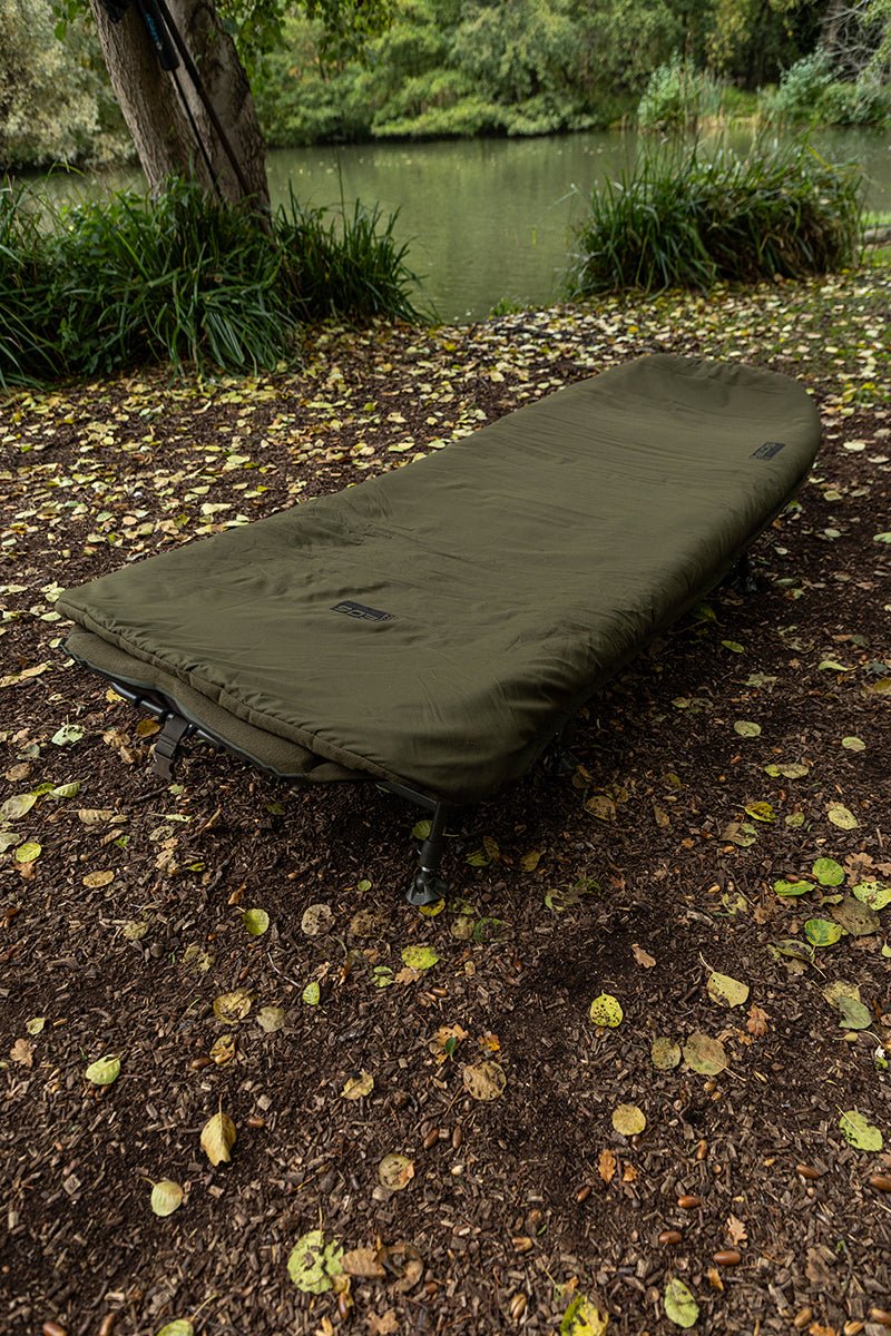 Bed Chair con saco de dormir Fox EOS Sleep System - Tienda Carpfishing