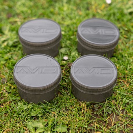 Bote para Cebos Avid Carp Pequeño - Tienda Carpfishing