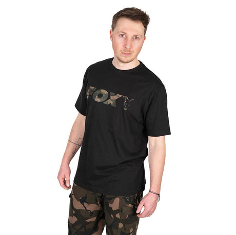 Camiseta Fox Logo T Negro/Camo - Tienda Carpfishing