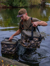 Bolso Fox Aquos Camo 20 litros - Tienda Carpfishing